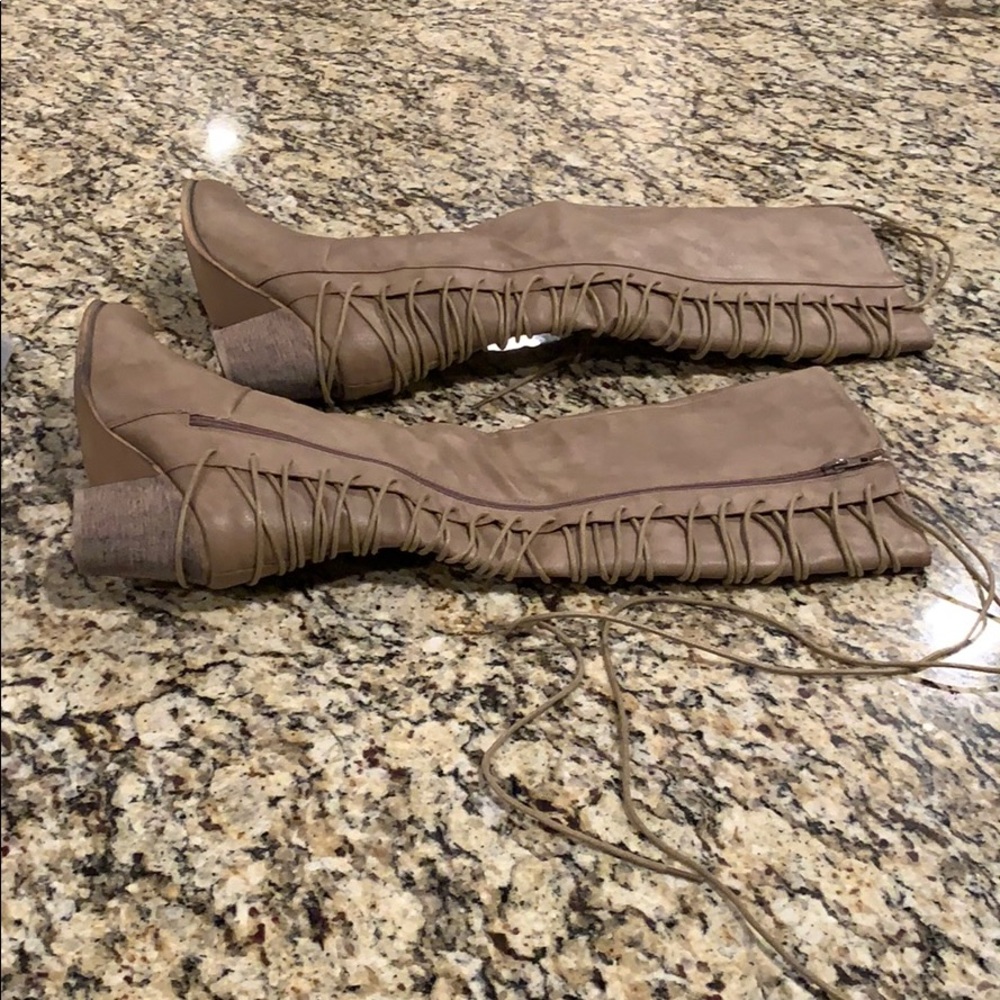 Boots - Picture 2 of 3